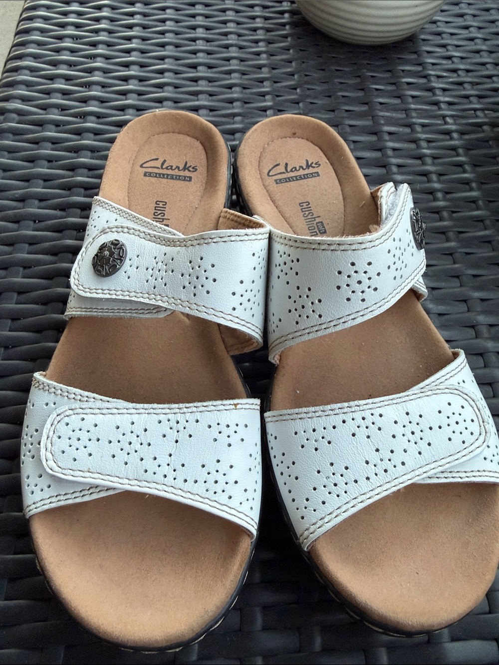 Clarks Slide Sandal Leisa Lacole 26124799 White size 7 Like New - Picture 3 of 7